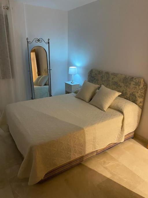 Central Estepona 3 Bed Apt With Pool And Parking Exterior foto