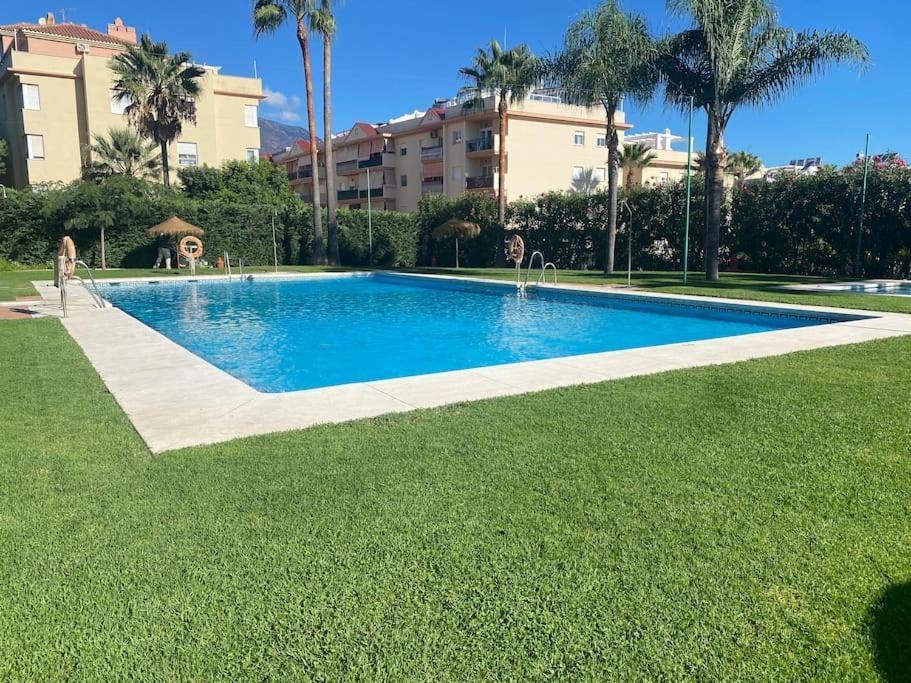Central Estepona 3 Bed Apt With Pool And Parking Exterior foto