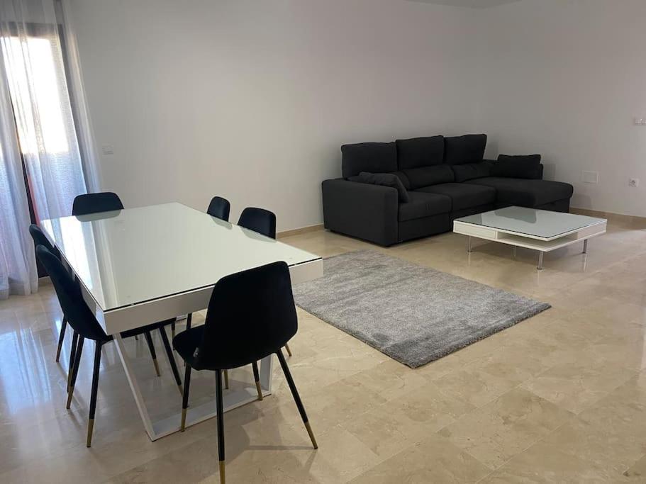 Central Estepona 3 Bed Apt With Pool And Parking Exterior foto
