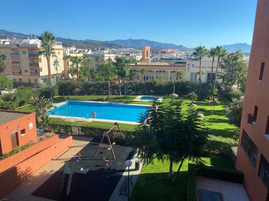 Central Estepona 3 Bed Apt With Pool And Parking Exterior foto