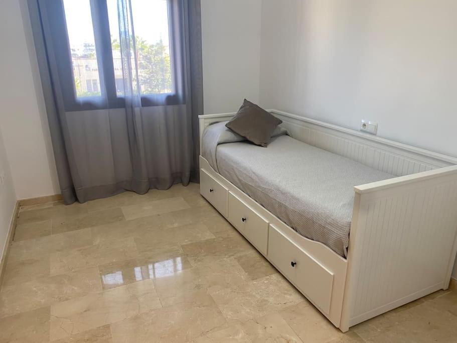 Central Estepona 3 Bed Apt With Pool And Parking Exterior foto