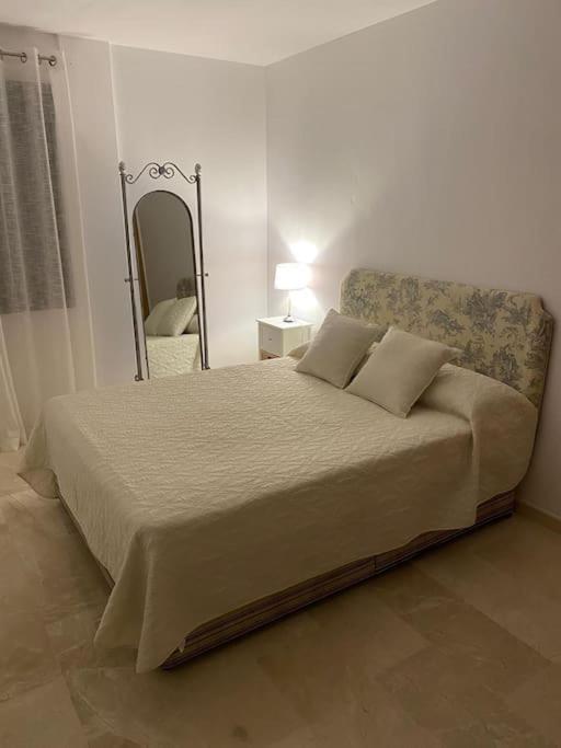 Central Estepona 3 Bed Apt With Pool And Parking Exterior foto